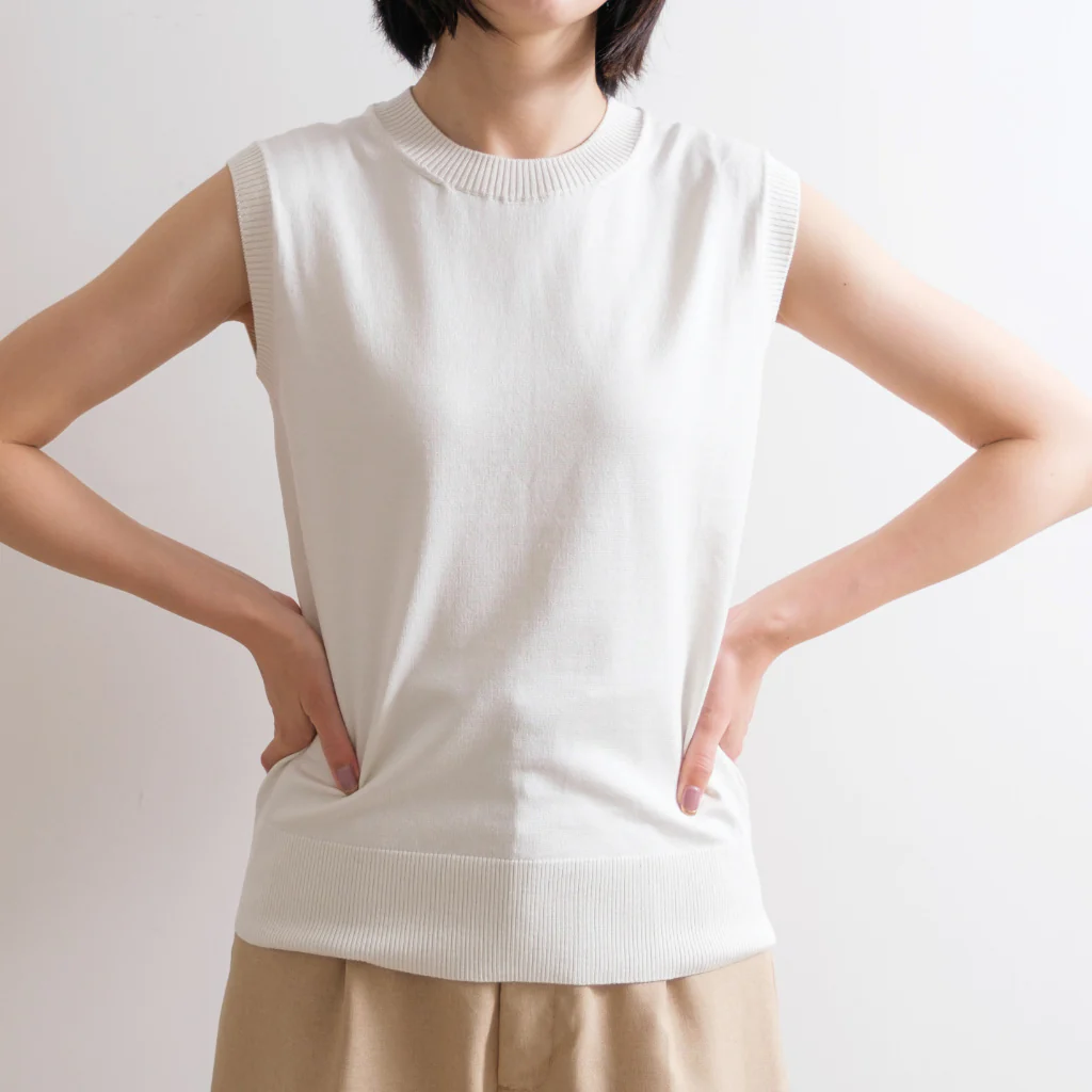 MAYUCA Silk Sleeveless Pullover