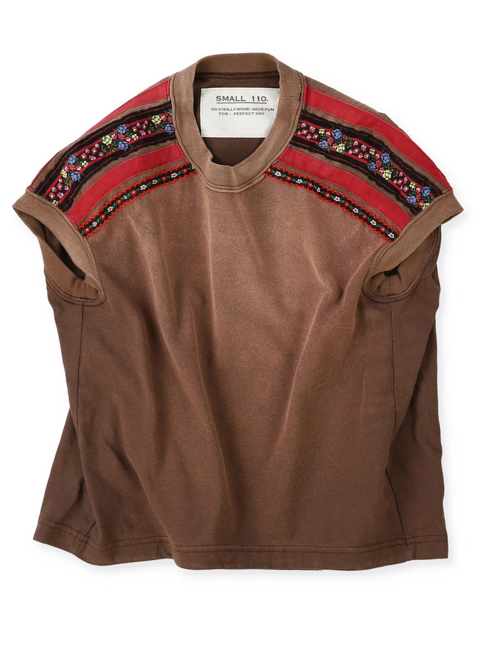 Vintage-like Tyrolean Sleeveless Tee