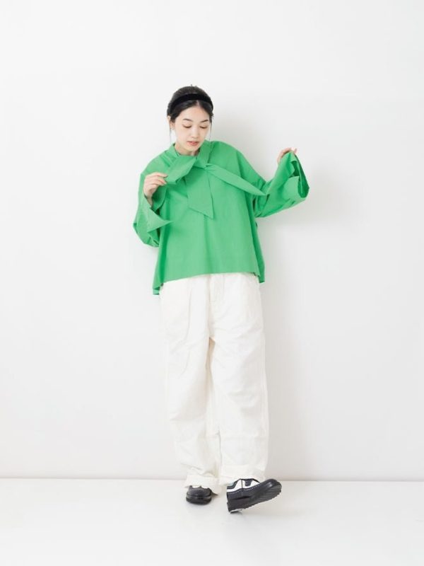 Veritecoeur Tie Collar Blouse - Image 3