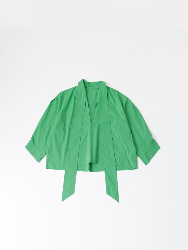 Veritecoeur Tie Collar Blouse