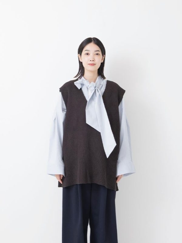 Cashmere V-Necked Vest - Image 2