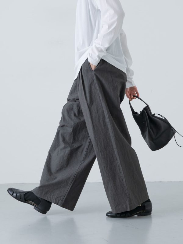 KAGURE Two-Tuck Pants