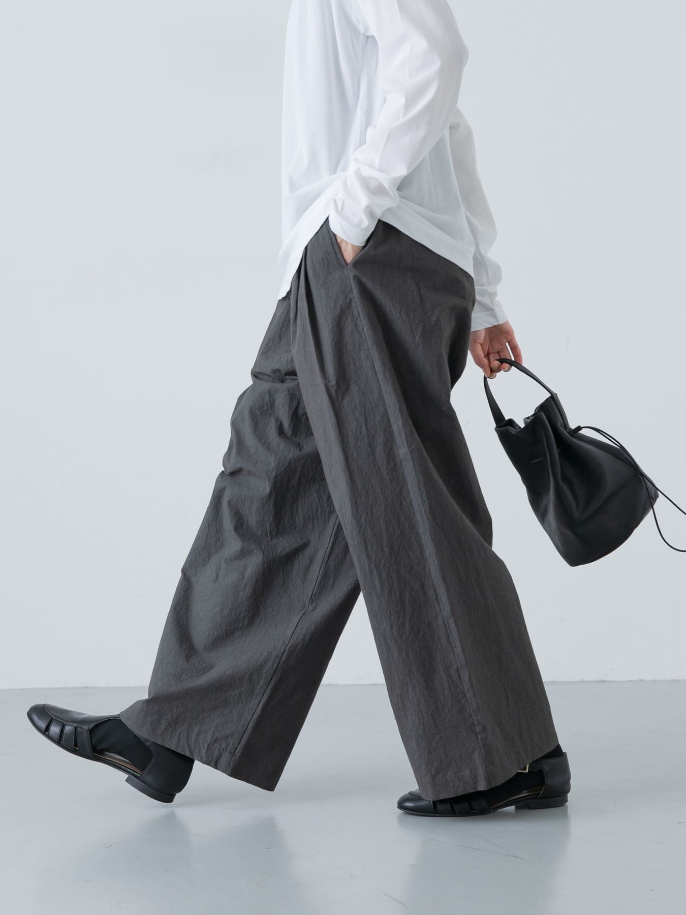 KAGURE Two-Tuck Pants