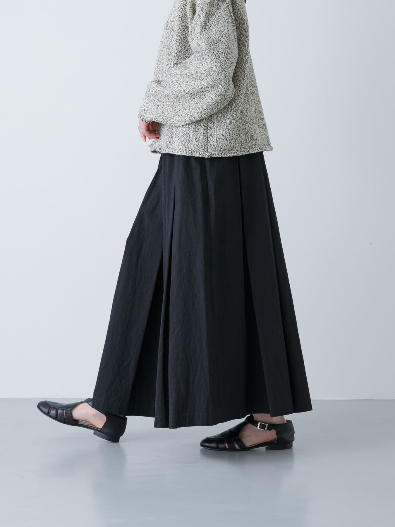 KAGURE Cotton Tucked Skirt