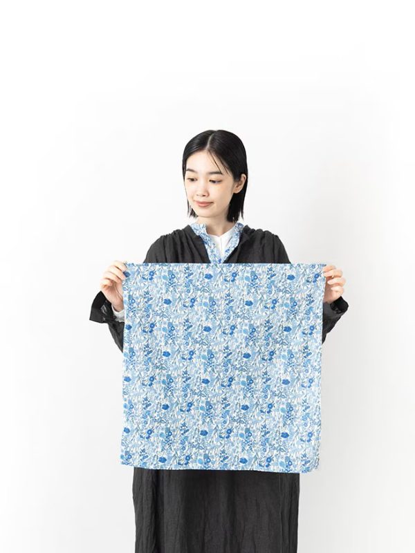 Veritecoeur LIBERTY PRINT Scarf - One Size, Light Blue