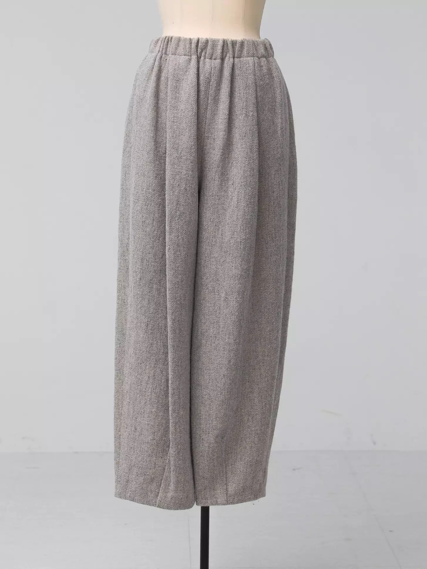 KAGURE Wool Cropped Pants