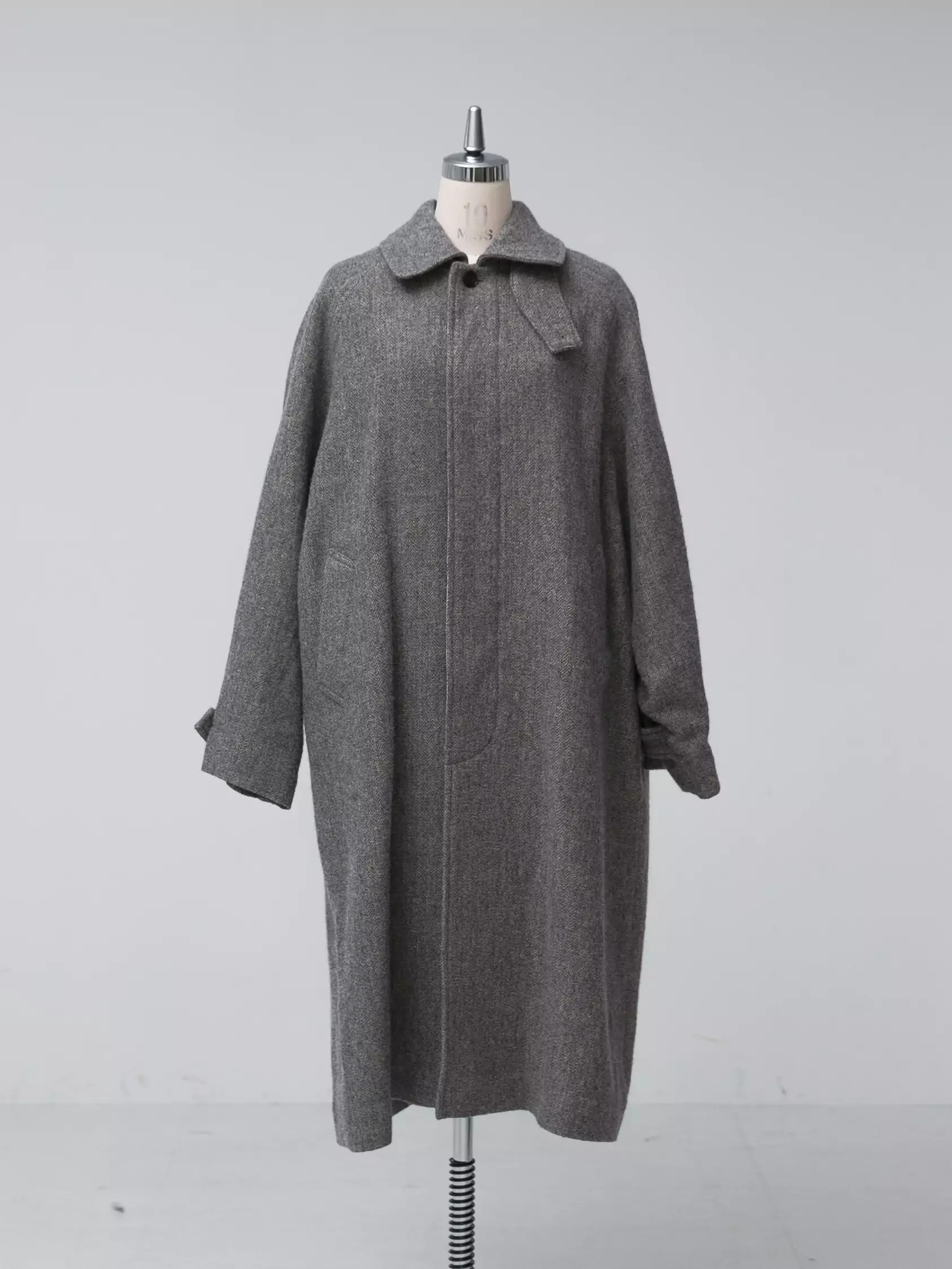 KAGURE Wool Balmacaan Coat