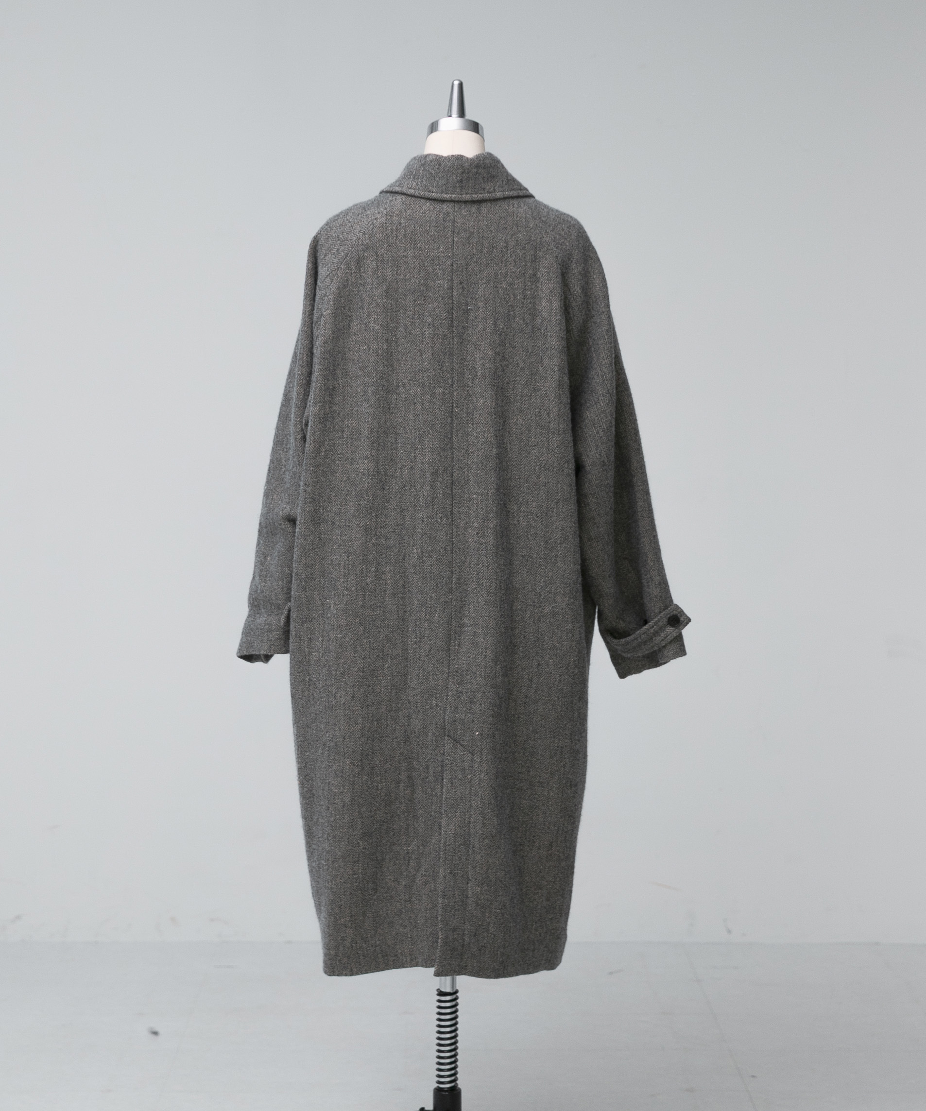 KAGURE Wool Balmacaan Coat